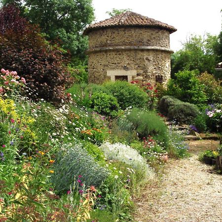 Vila Menet Montbron Exteriér fotografie