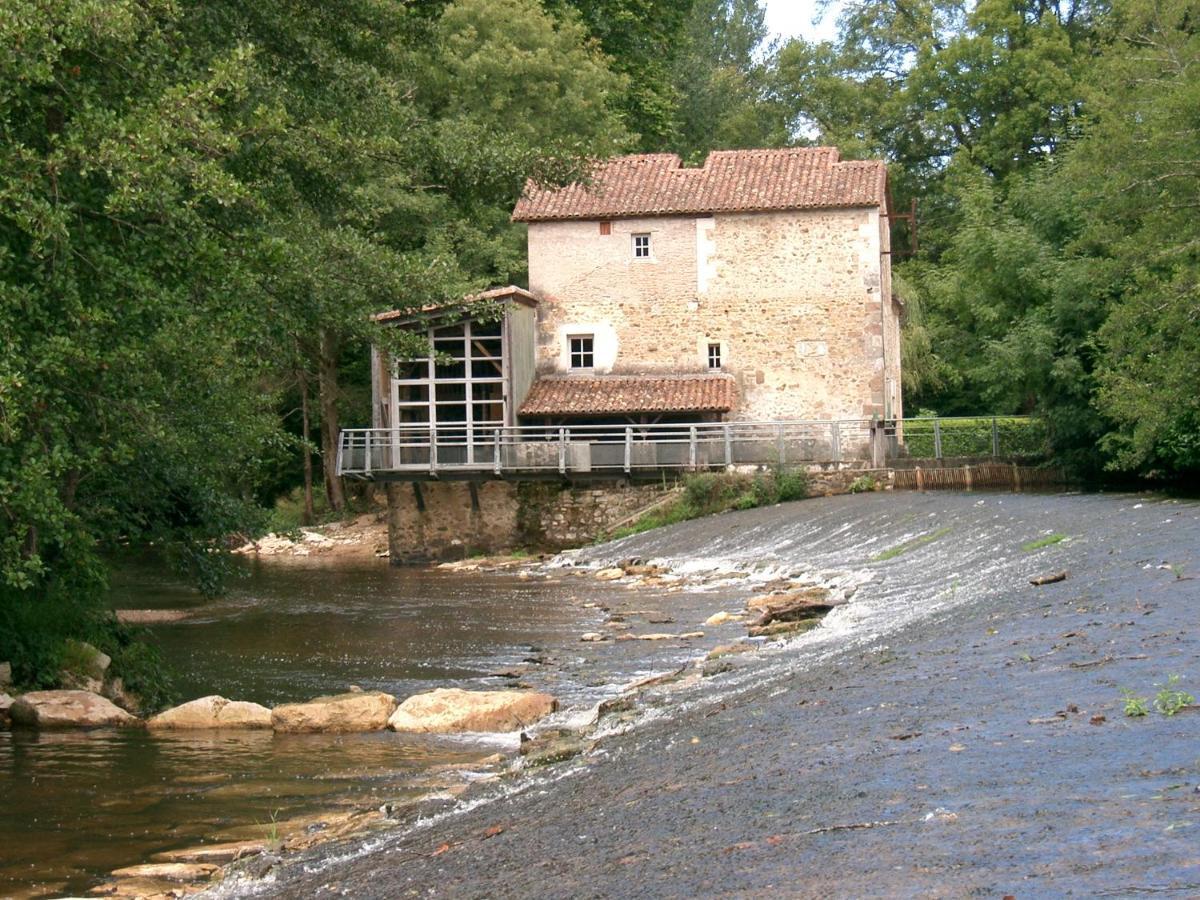 Vila Menet Montbron Exteriér fotografie